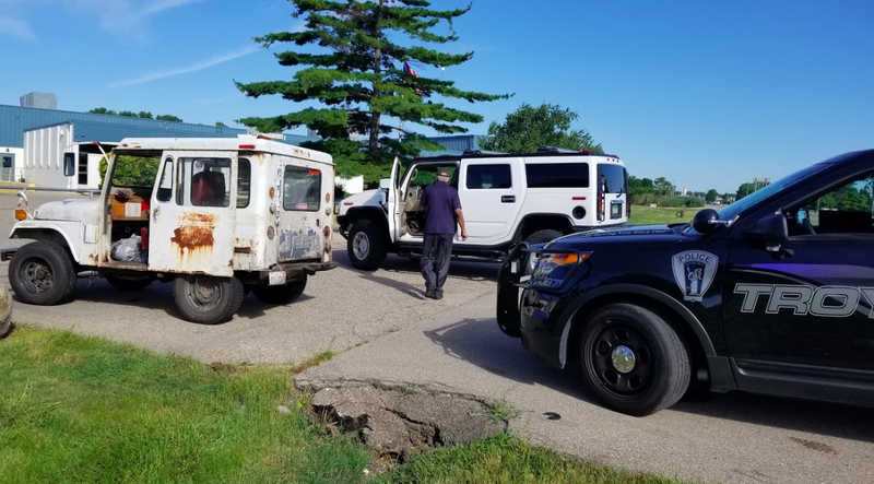 Illustration for article titled My $500 Postal Jeep Got Rammed By A Hummer H2 And Somehow I'm Still Alive